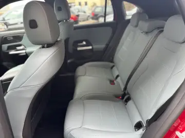 MERCEDES-BENZ GLA 35 AMG 4Matic Leder RFK Lenkradheizung