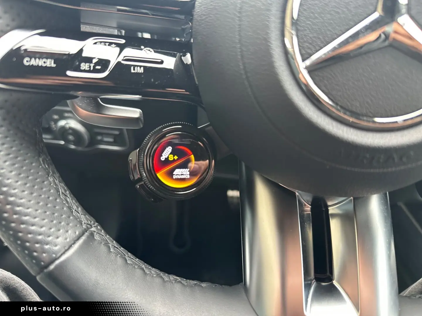 MERCEDES-BENZ GLA 35 AMG 4Matic Leder RFK Lenkradheizung