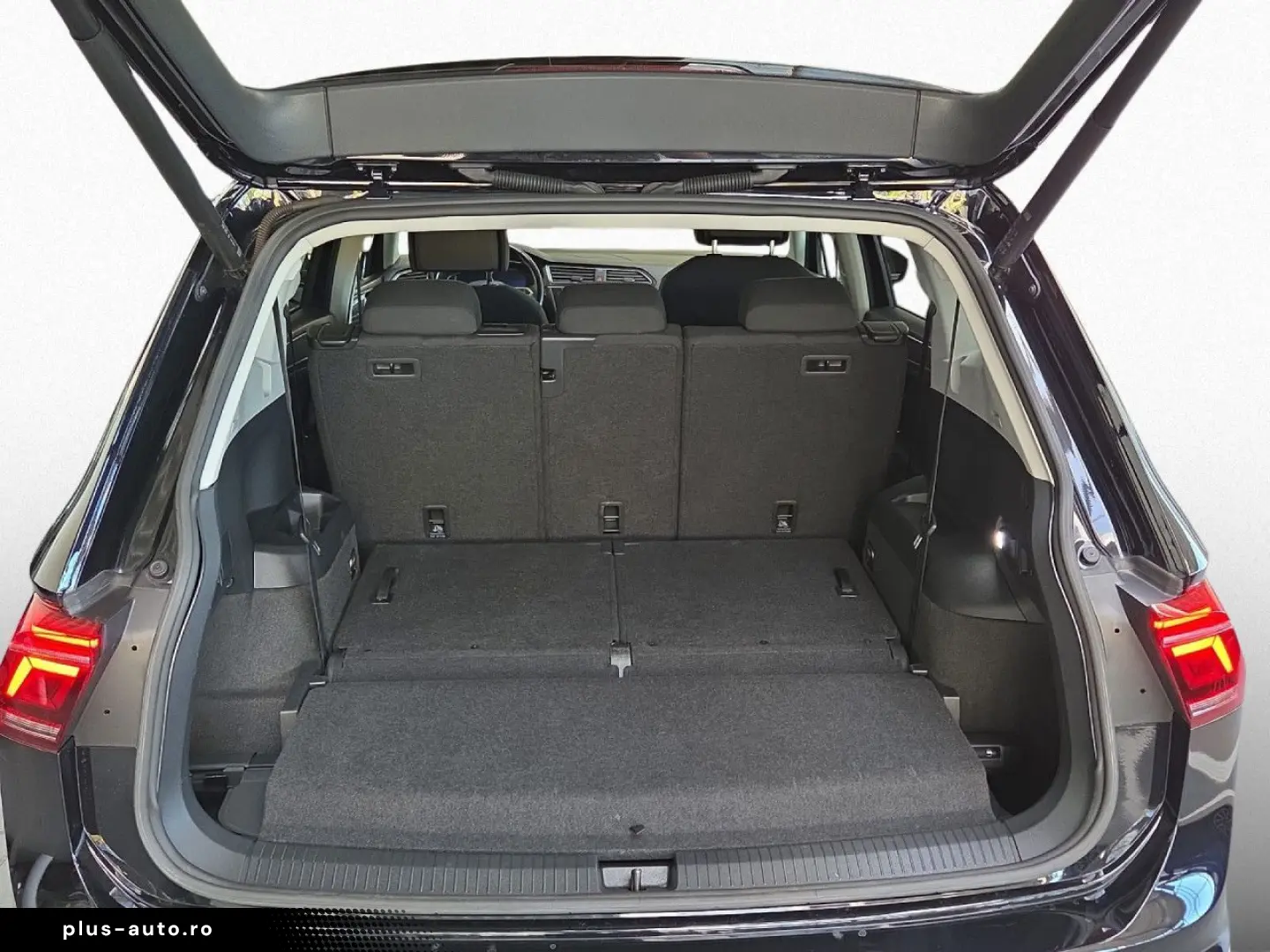 VW Tiguan Allspace Life 2.0TDI DSG 4M AHK 7Sitz RFK