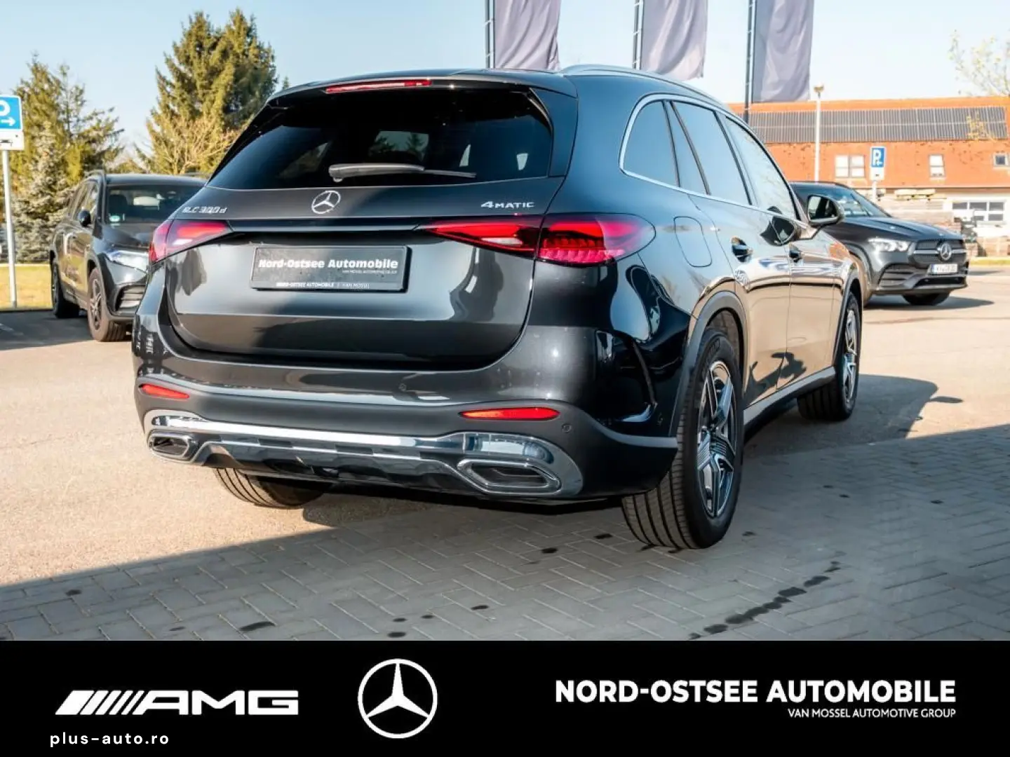 MERCEDES-BENZ GLC 300 d 4M AMG AHK DISTRONIC