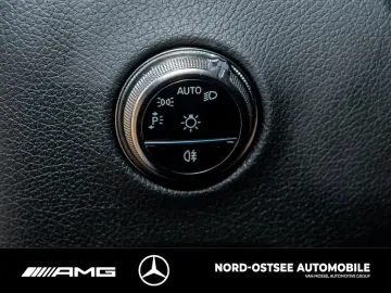 MERCEDES-BENZ GLC 300 d 4M AMG AHK DISTRONIC