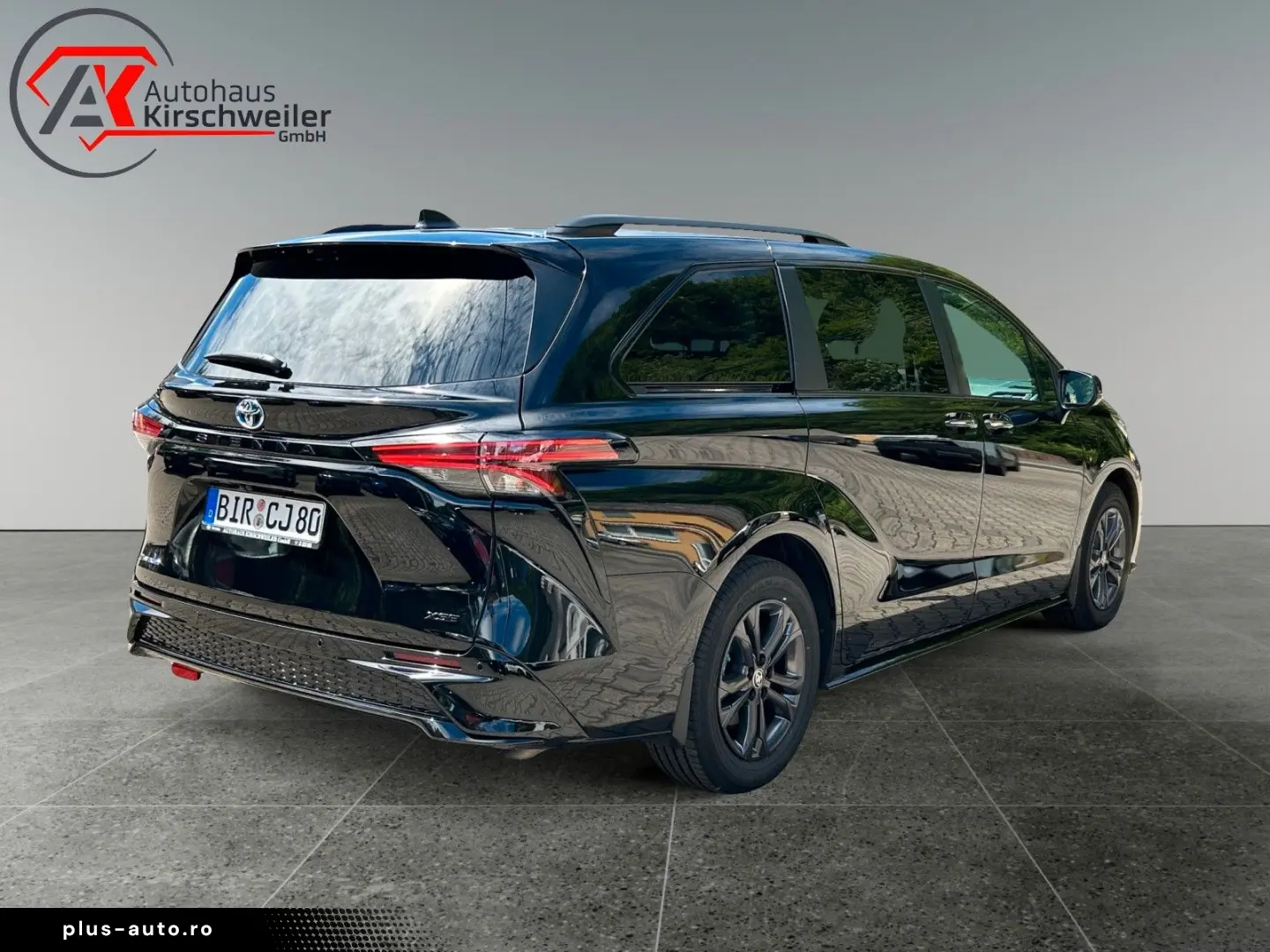 TOYOTA Sienna Hybrid XLE 7-Sitzer