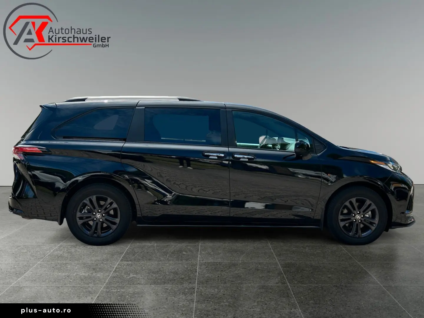 TOYOTA Sienna Hybrid XLE 7-Sitzer