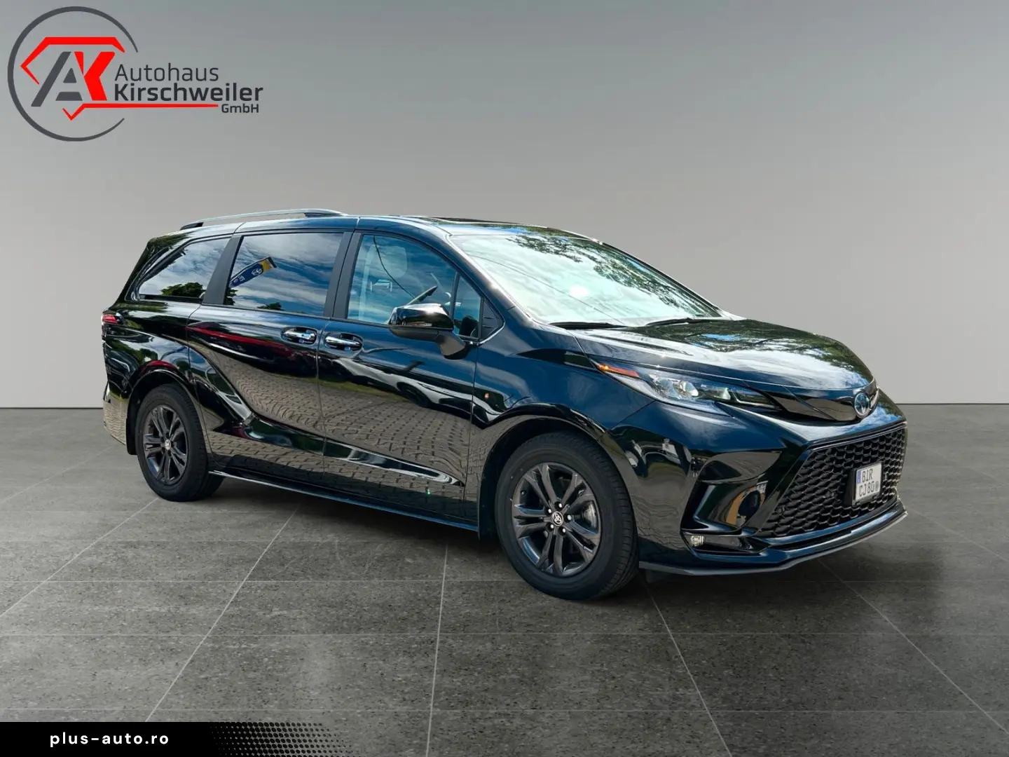 TOYOTA Sienna Hybrid XLE 7-Sitzer