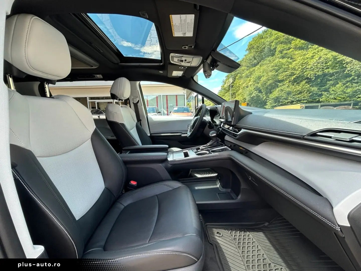 TOYOTA Sienna Hybrid XLE 7-Sitzer