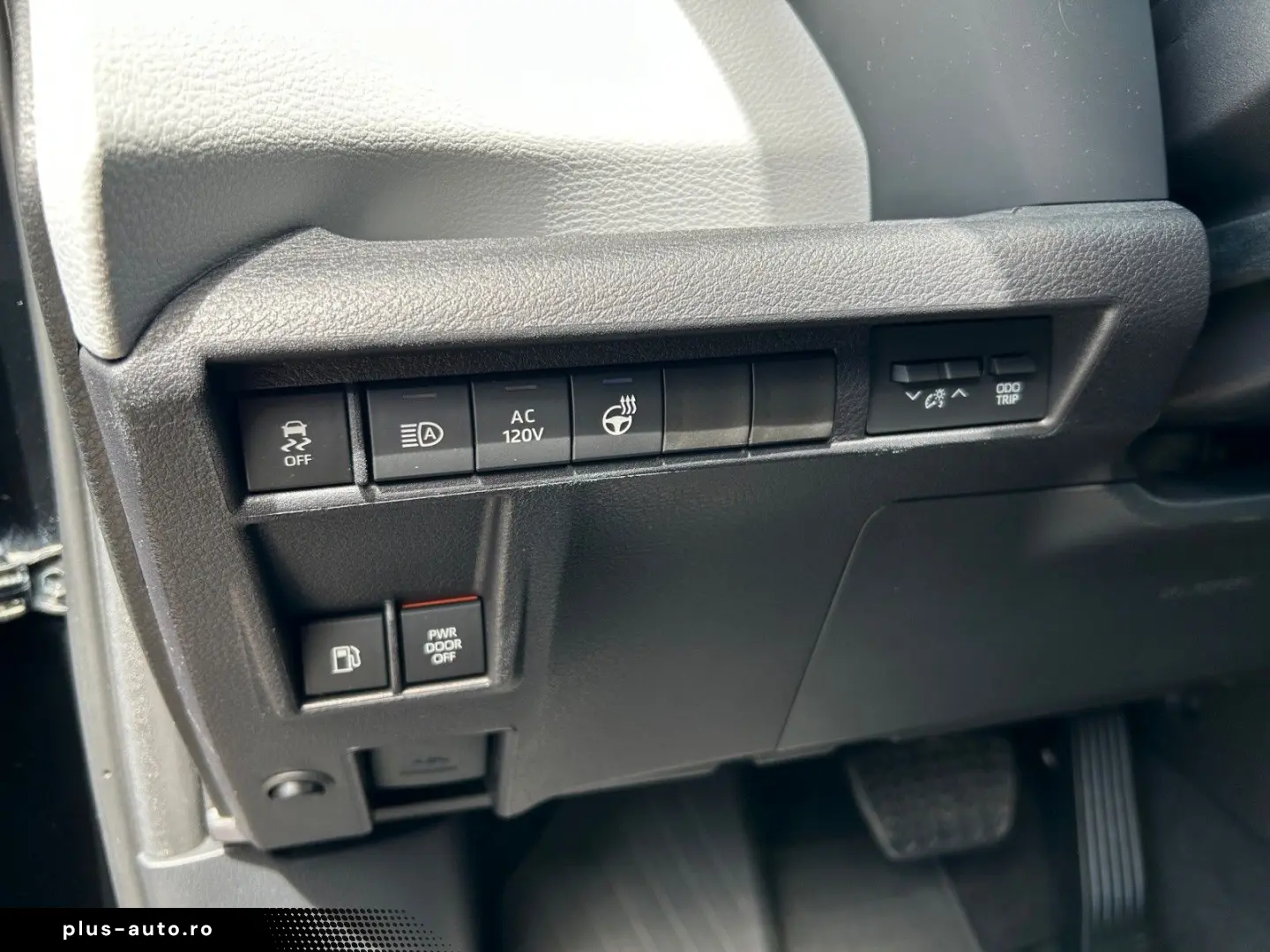 TOYOTA Sienna Hybrid XLE 7-Sitzer