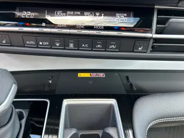 TOYOTA Sienna Hybrid XLE 7-Sitzer