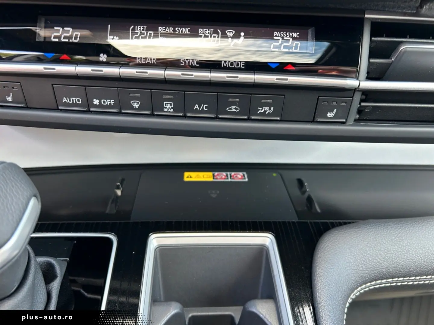 TOYOTA Sienna Hybrid XLE 7-Sitzer