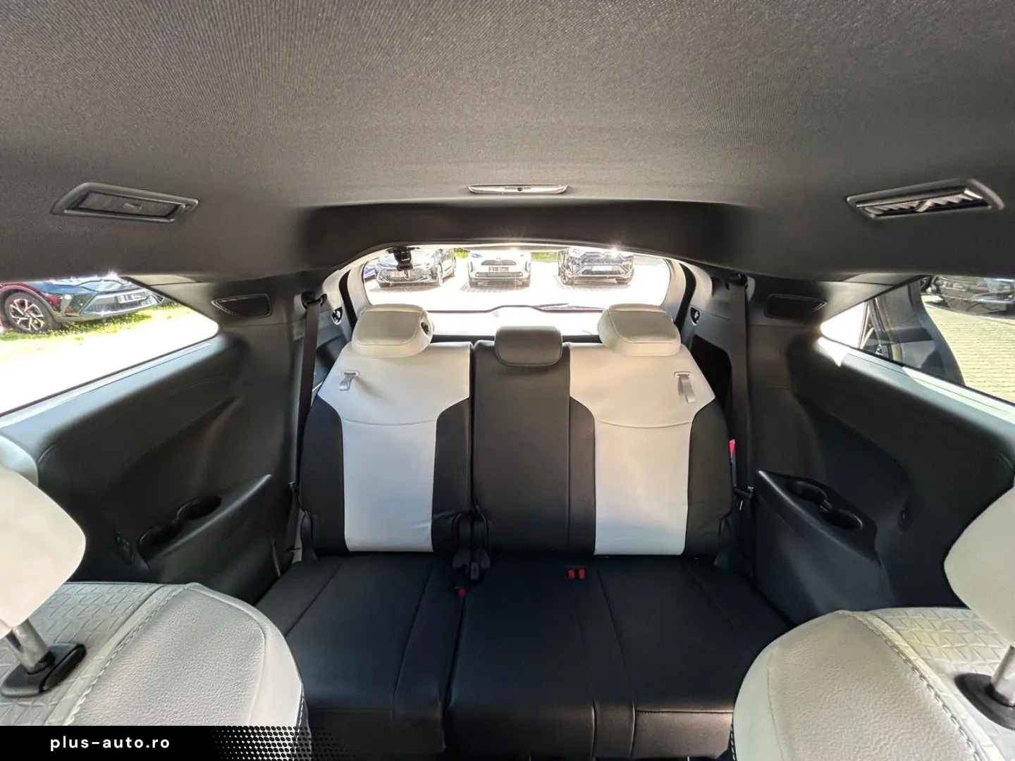 TOYOTA Sienna Hybrid XLE 7-Sitzer