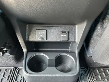 TOYOTA Sienna Hybrid XLE 7-Sitzer