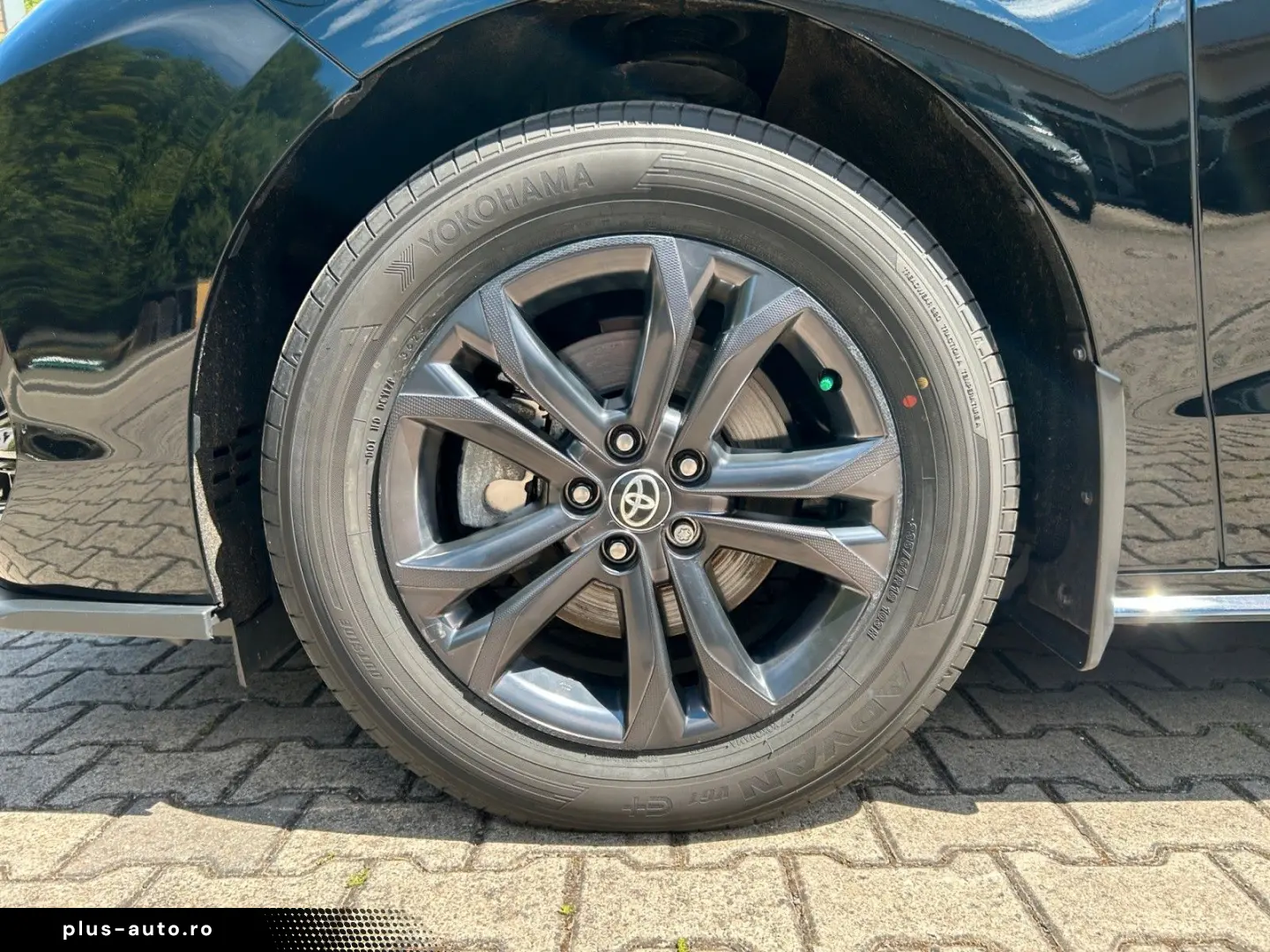 TOYOTA Sienna Hybrid XLE 7-Sitzer
