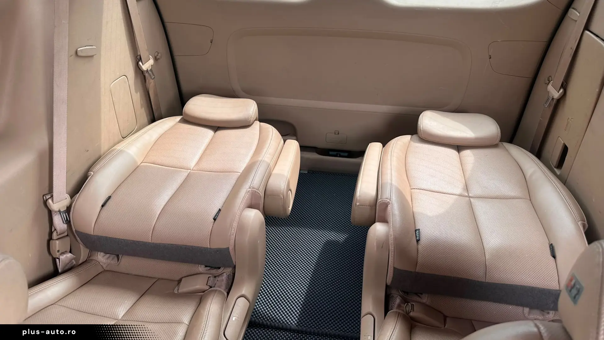 Kia Carnival Noblesse 9 Locuri Garantie 36 luni