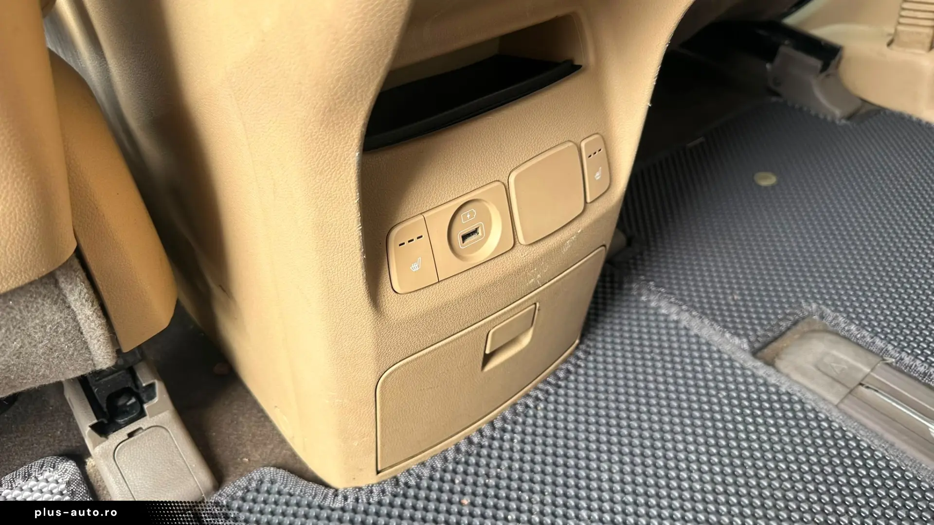 Kia Carnival Noblesse 9 Locuri Garantie 36 luni