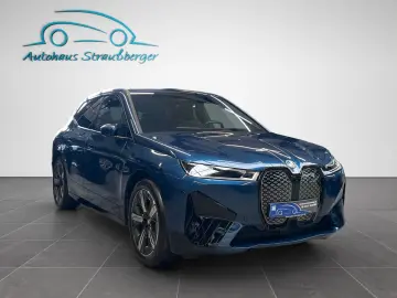 BMW iX 40 xDrive ACC AHK 4ZK H K LRHZ 360