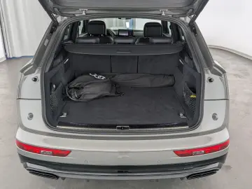 AUDI Q5 55 2.0 TFSI e quattro S line LED AHK RFK SHZ