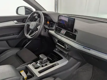 AUDI Q5 55 2.0 TFSI e quattro S line LED AHK RFK SHZ