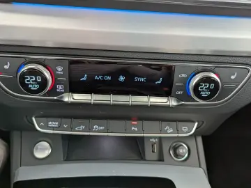 AUDI Q5 55 2.0 TFSI e quattro S line LED AHK RFK SHZ