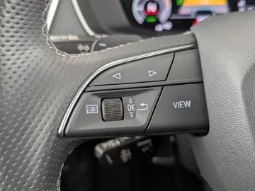 AUDI Q5 55 2.0 TFSI e quattro S line LED AHK RFK SHZ