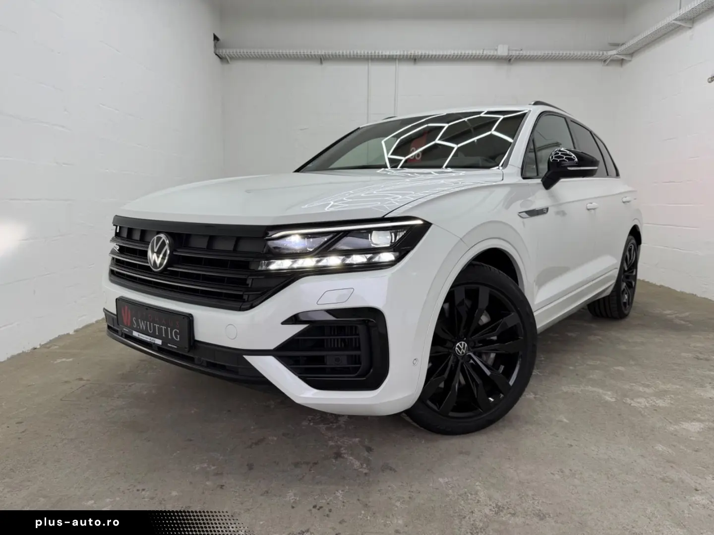 VW Touareg R 4Motion eHybrid MATRIX PANO HEAD-UP