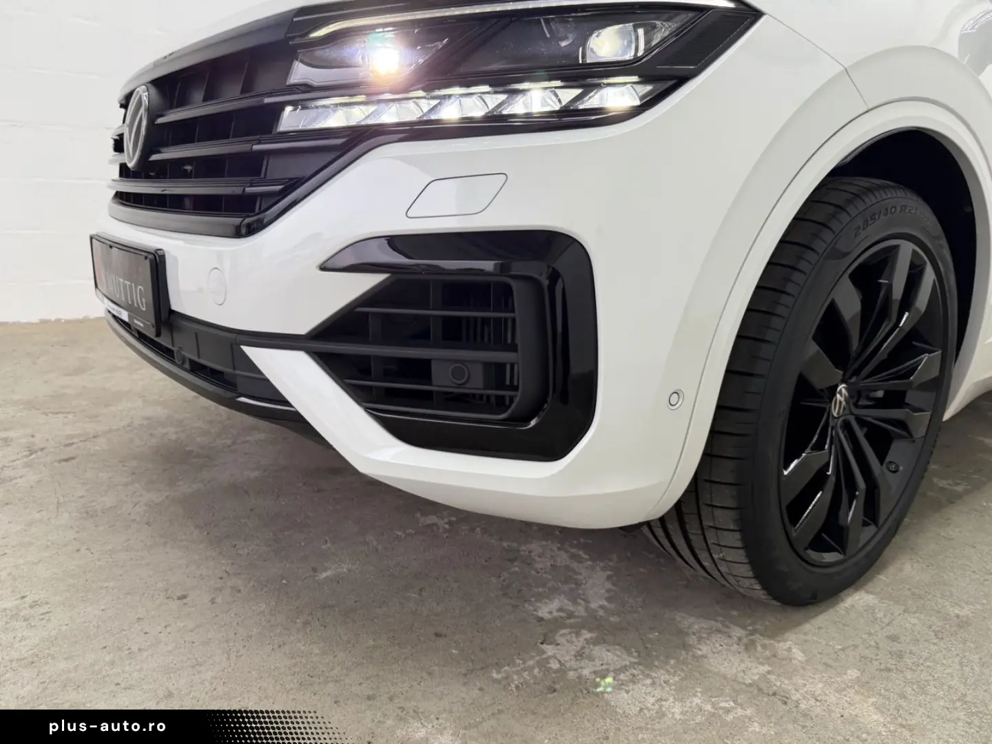 VW Touareg R 4Motion eHybrid MATRIX PANO HEAD-UP