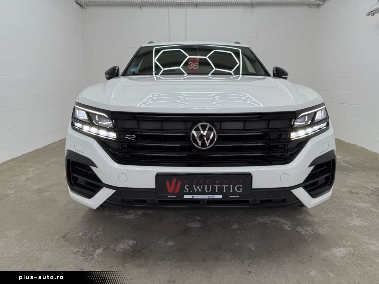 VW Touareg R 4Motion eHybrid MATRIX PANO HEAD-UP