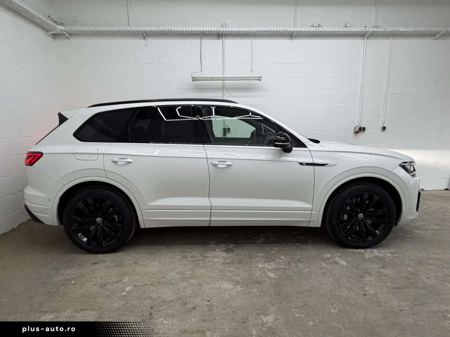 VW Touareg R 4Motion eHybrid MATRIX PANO HEAD-UP