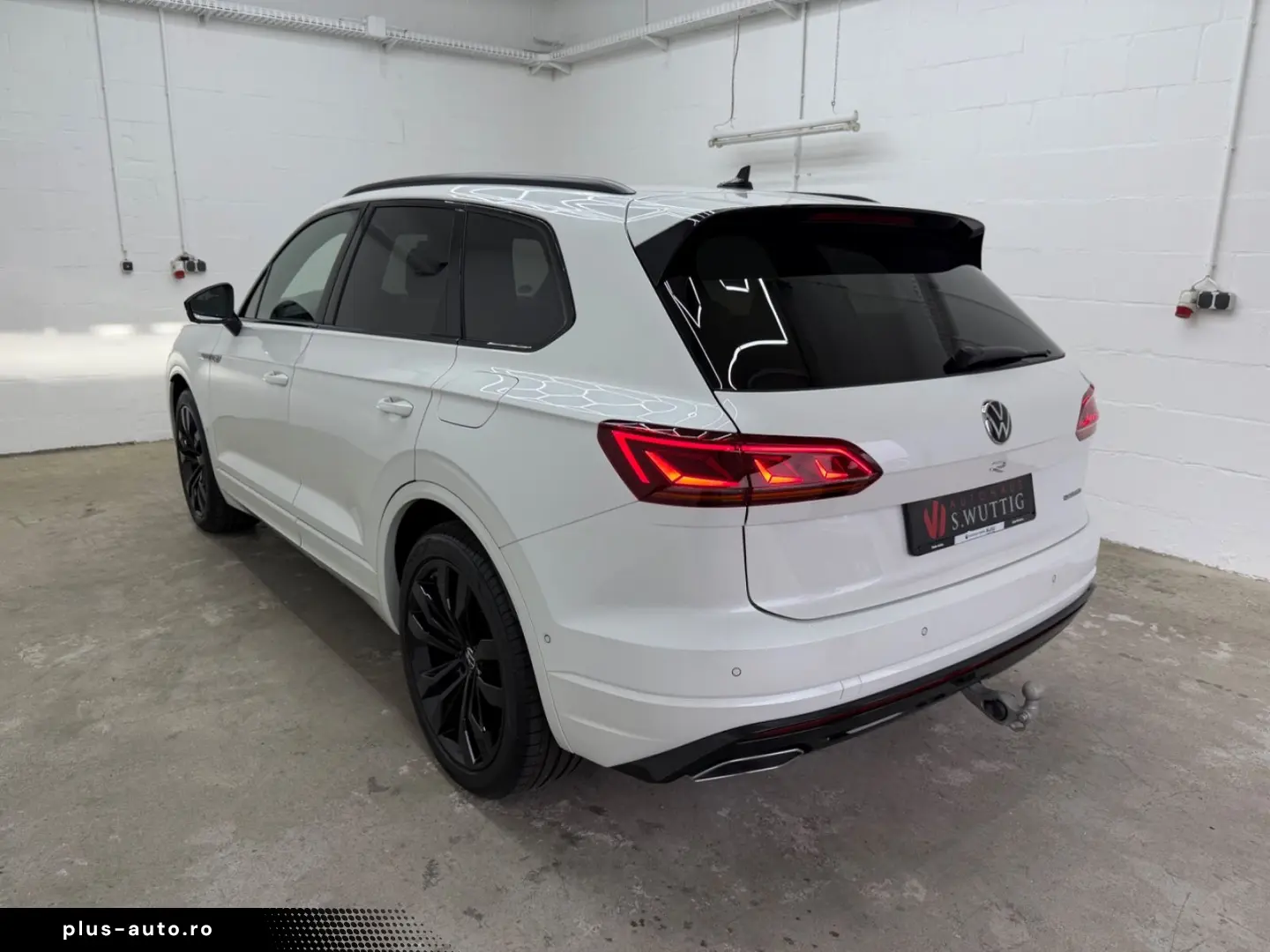 VW Touareg R 4Motion eHybrid MATRIX PANO HEAD-UP