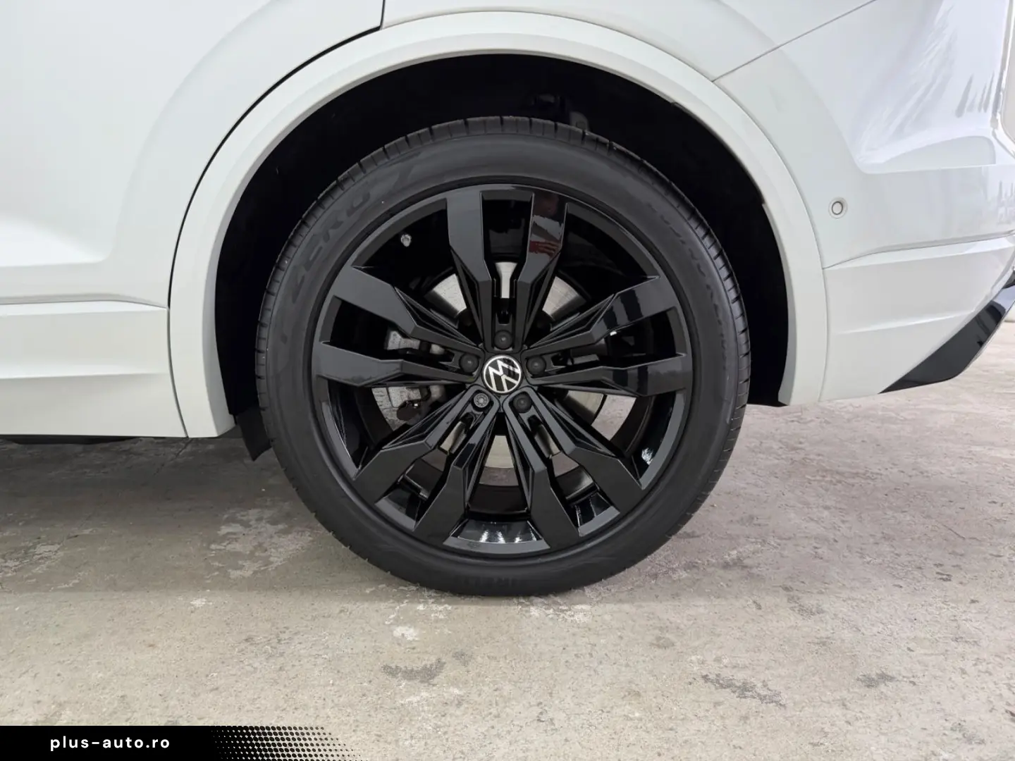 VW Touareg R 4Motion eHybrid MATRIX PANO HEAD-UP