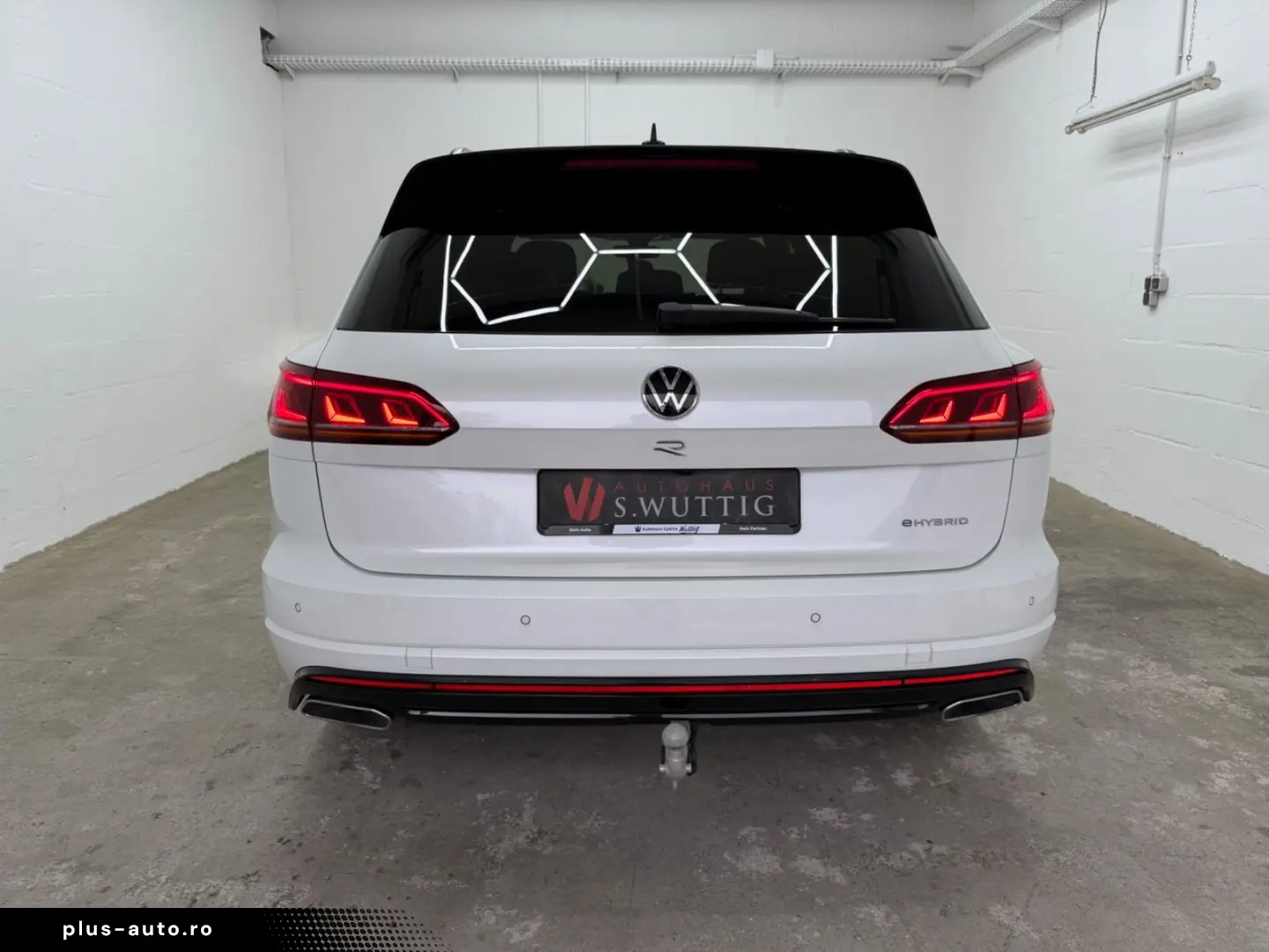 VW Touareg R 4Motion eHybrid MATRIX PANO HEAD-UP