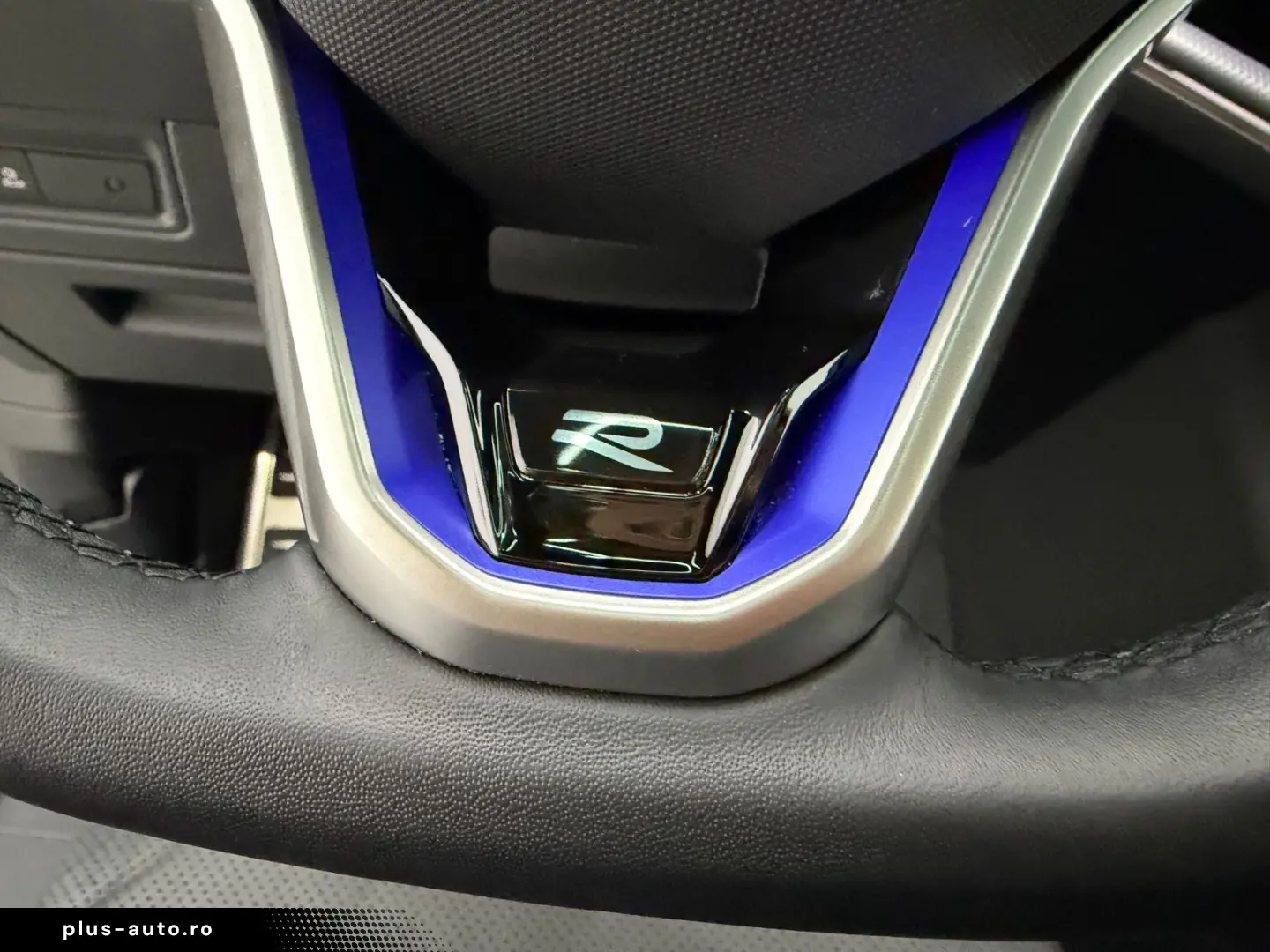 VW Touareg R 4Motion eHybrid MATRIX PANO HEAD-UP