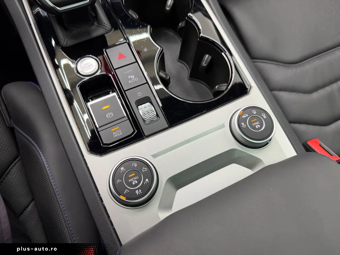 VW Touareg R 4Motion eHybrid MATRIX PANO HEAD-UP
