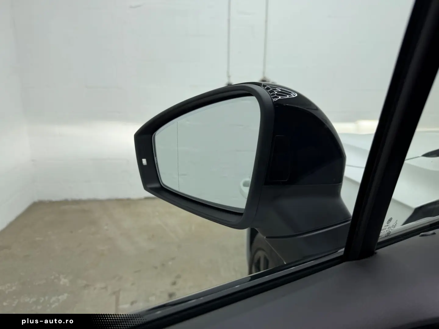 VW Touareg R 4Motion eHybrid MATRIX PANO HEAD-UP
