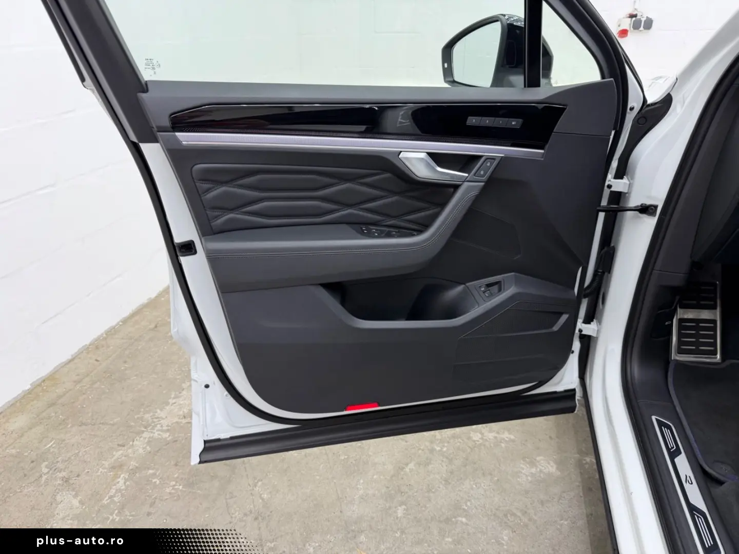 VW Touareg R 4Motion eHybrid MATRIX PANO HEAD-UP
