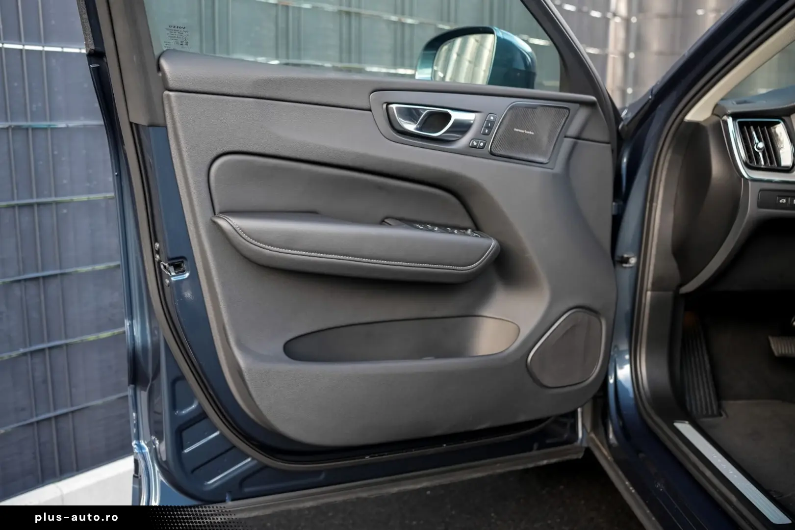 VOLVO XC60 T6 Ultra Bright R. 360  PANO HUD STDHZG