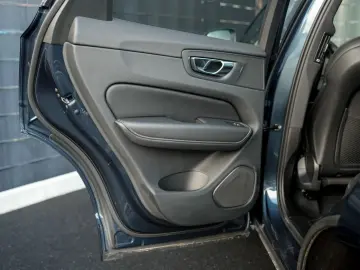 VOLVO XC60 T6 Ultra Bright R. 360  PANO HUD STDHZG