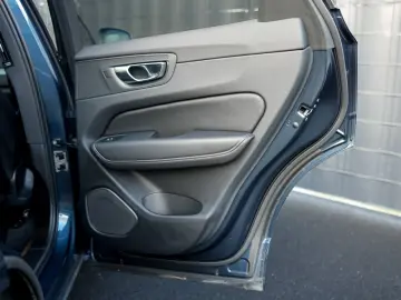 VOLVO XC60 T6 Ultra Bright R. 360  PANO HUD STDHZG
