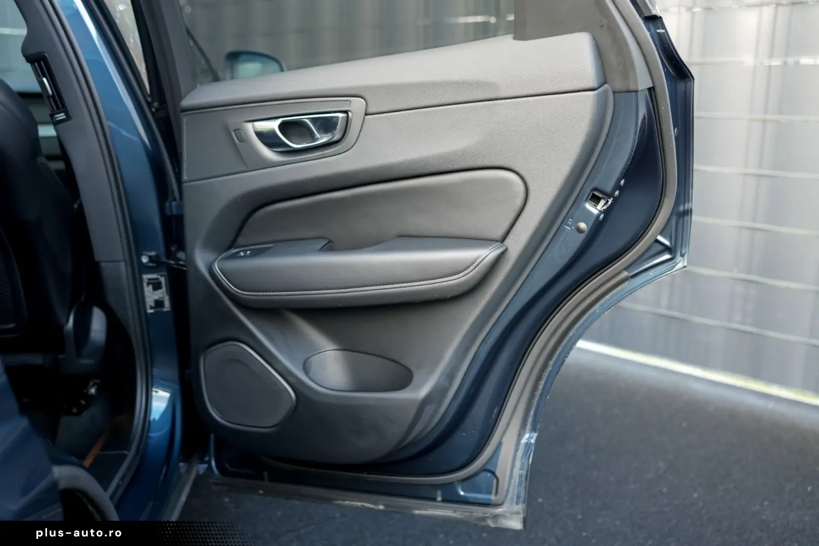 VOLVO XC60 T6 Ultra Bright R. 360  PANO HUD STDHZG
