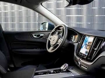 VOLVO XC60 T6 Ultra Bright R. 360  PANO HUD STDHZG