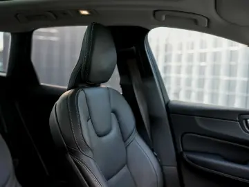 VOLVO XC60 T6 Ultra Bright R. 360  PANO HUD STDHZG