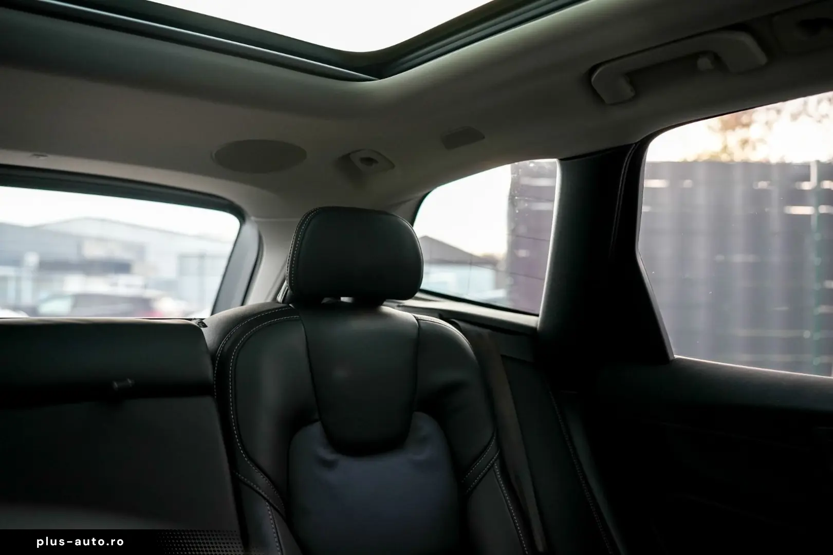 VOLVO XC60 T6 Ultra Bright R. 360  PANO HUD STDHZG
