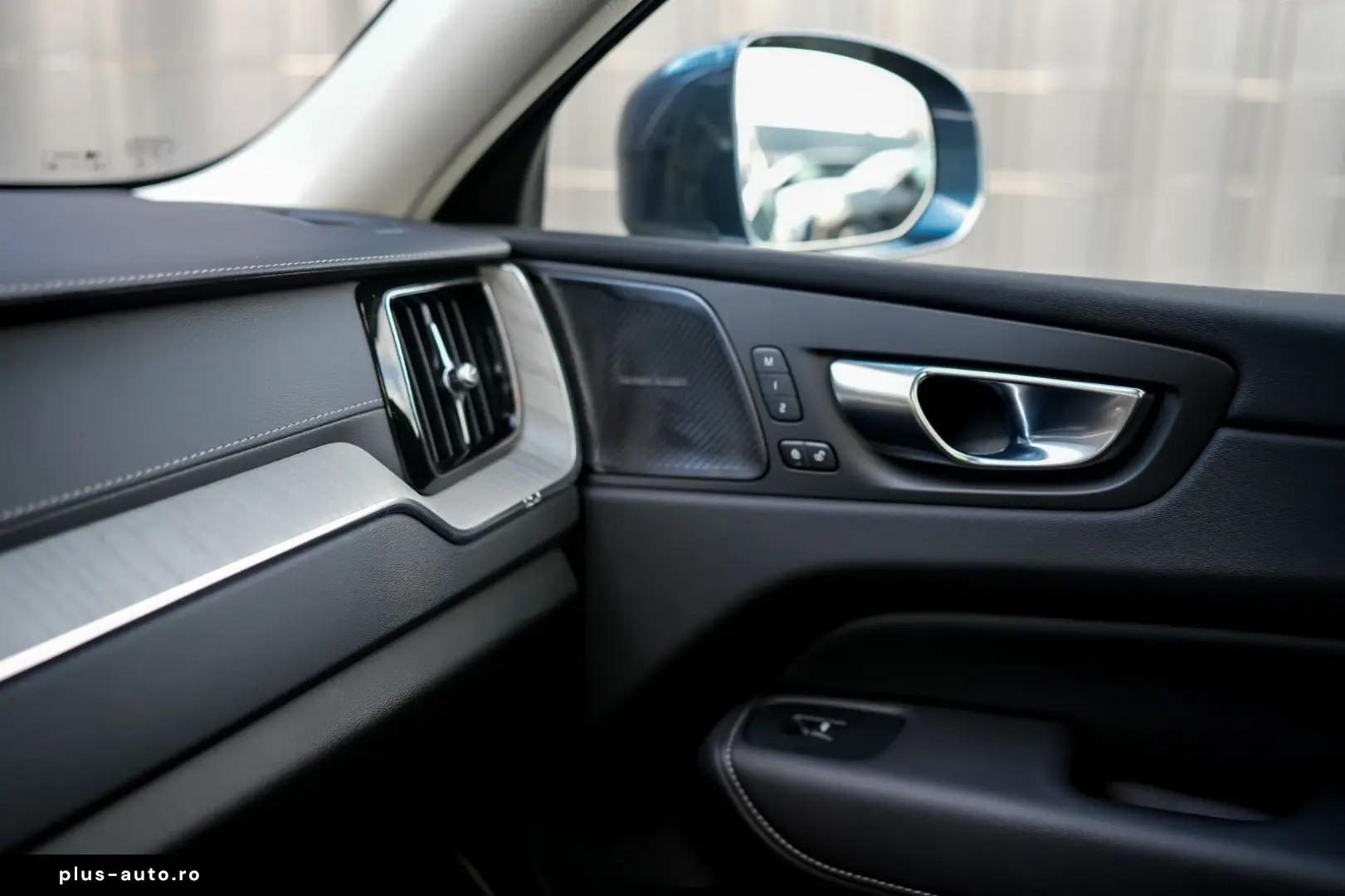 VOLVO XC60 T6 Ultra Bright R. 360  PANO HUD STDHZG