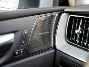 VOLVO XC60 T6 Ultra Bright R. 360  PANO HUD STDHZG