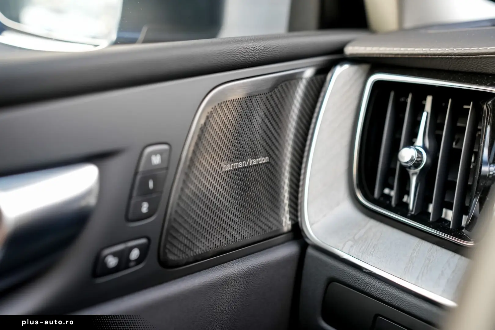 VOLVO XC60 T6 Ultra Bright R. 360  PANO HUD STDHZG