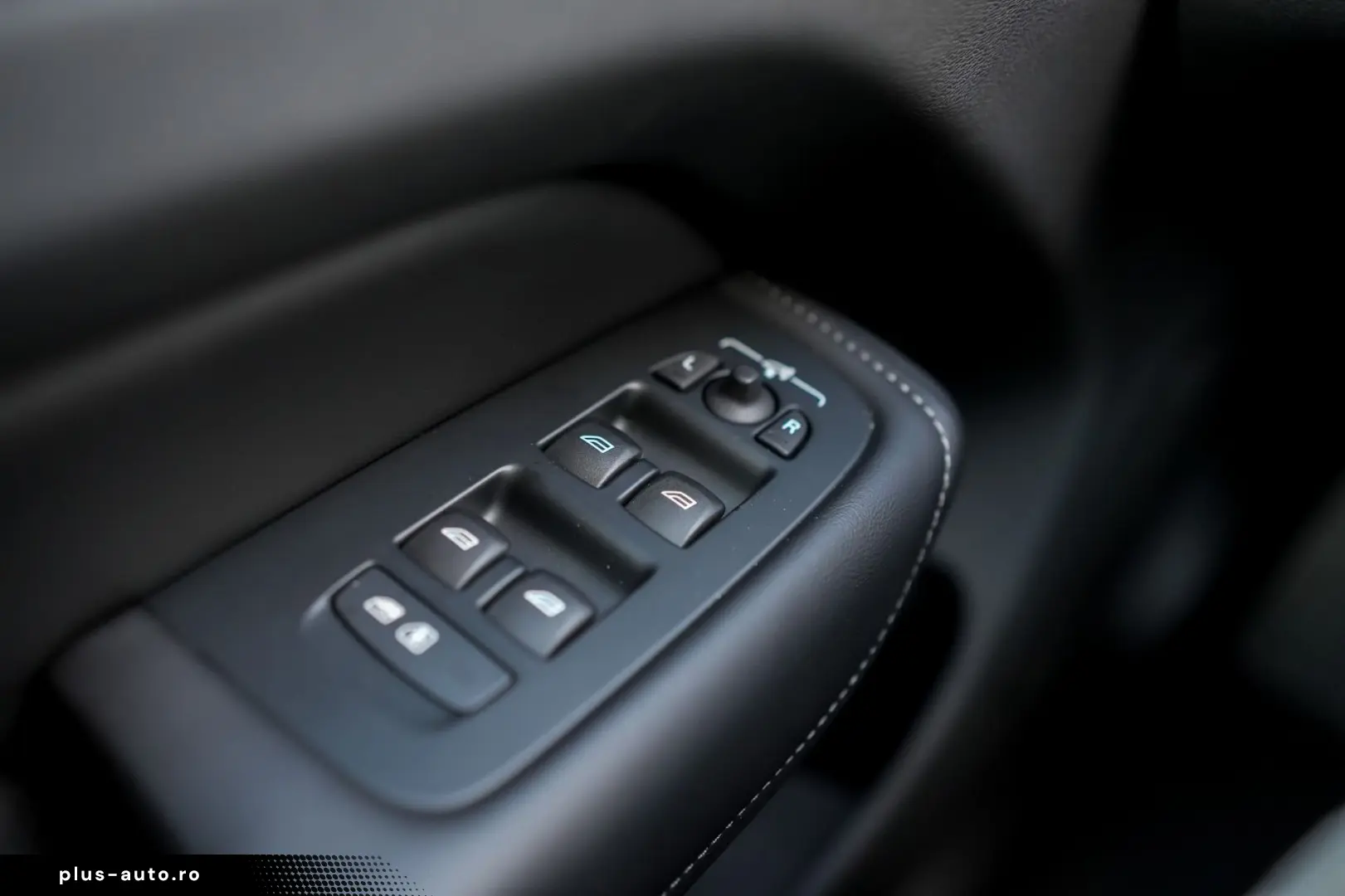 VOLVO XC60 T6 Ultra Bright R. 360  PANO HUD STDHZG