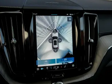 VOLVO XC60 T6 Ultra Bright R. 360  PANO HUD STDHZG