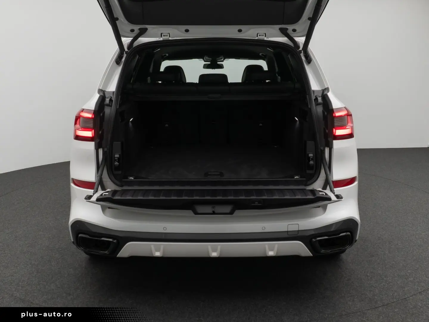 BMW X5 M 2023 — imagine 12