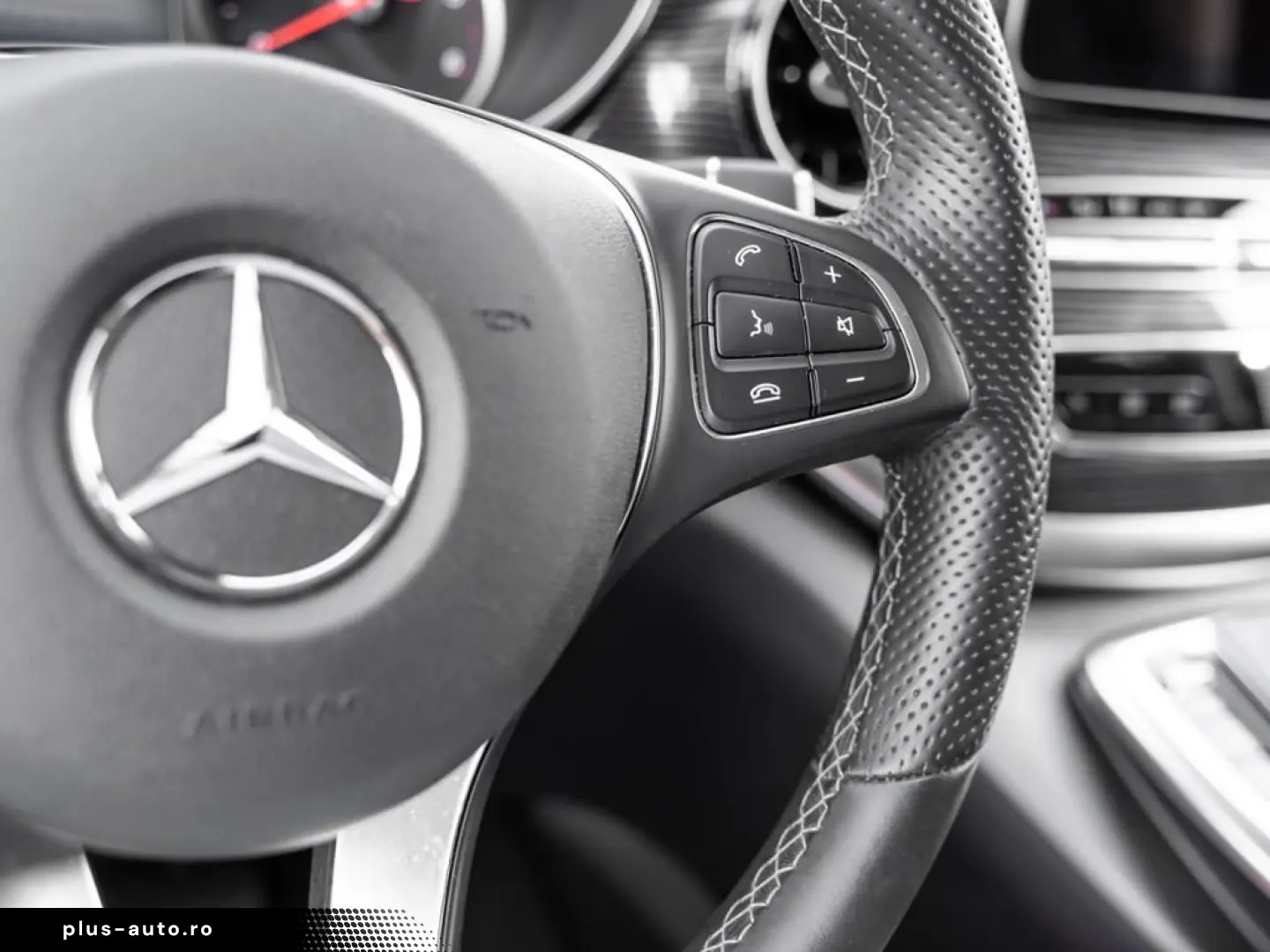 MERCEDES-BENZ V 300