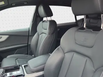 AUDI SQ8 TFSI quattro Navi Matrix Alu AHK DVD B&O HUD