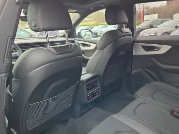 AUDI SQ8 TFSI quattro Navi Matrix Alu AHK DVD B&O HUD