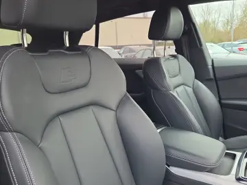 AUDI SQ8 TFSI quattro Navi Matrix Alu AHK DVD B&O HUD